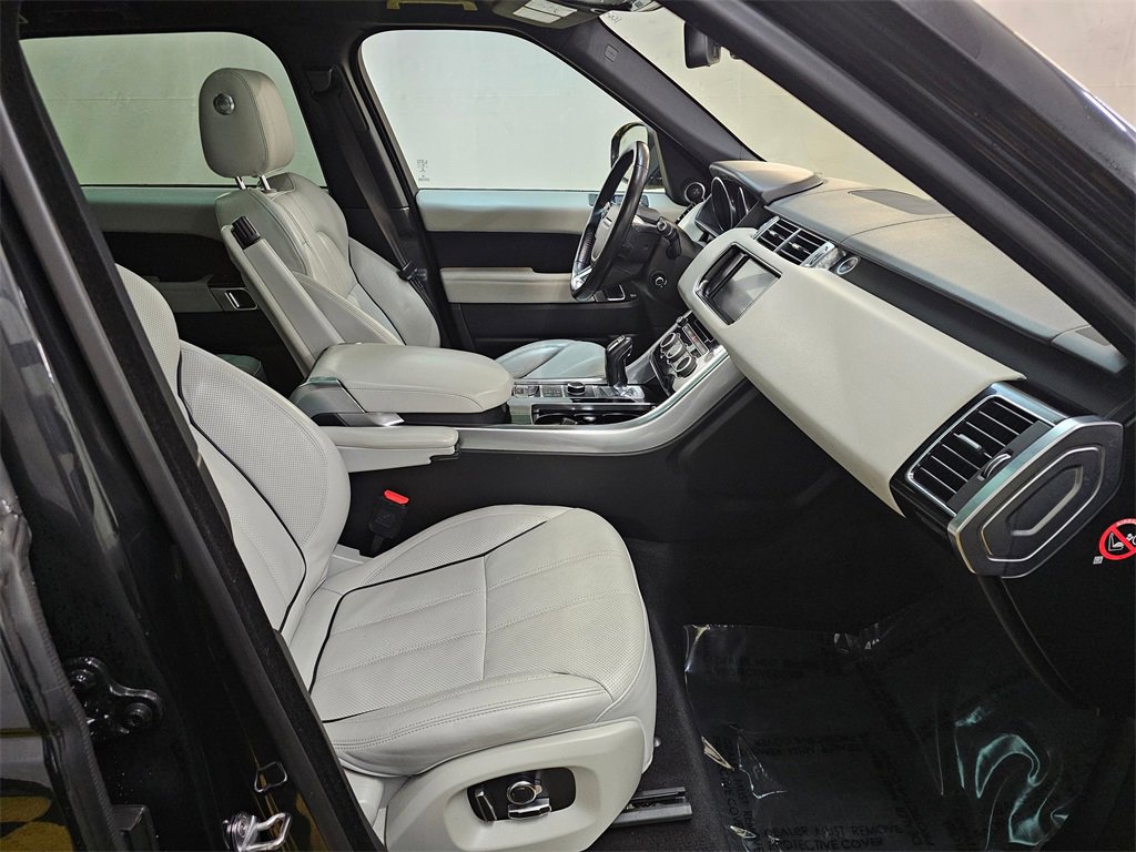 Used 2016 Land Rover Range Rover Sport HSE image 11