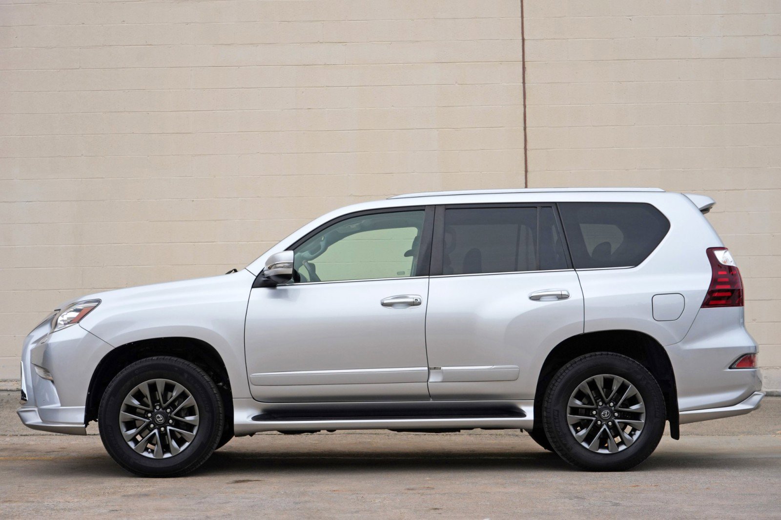 Used 2017 Lexus GX 460 Premium AWD/4WD image 8