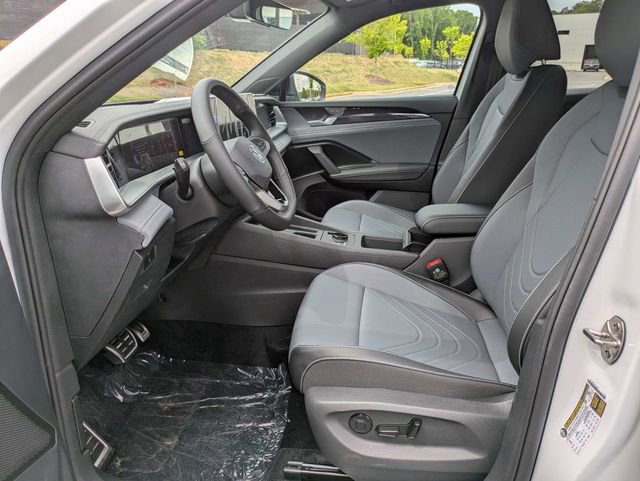 New 2026 Volkswagen Tiguan SE R-Line FWD image 21