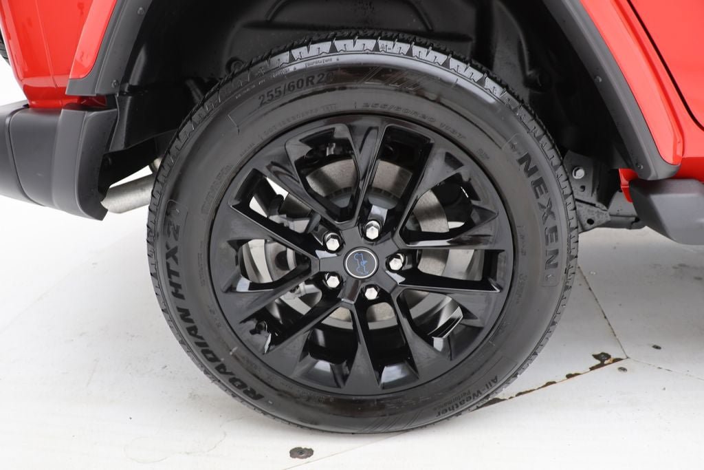 Used 2025 Jeep Wrangler Unlimited Sahara AWD/4WD image 10
