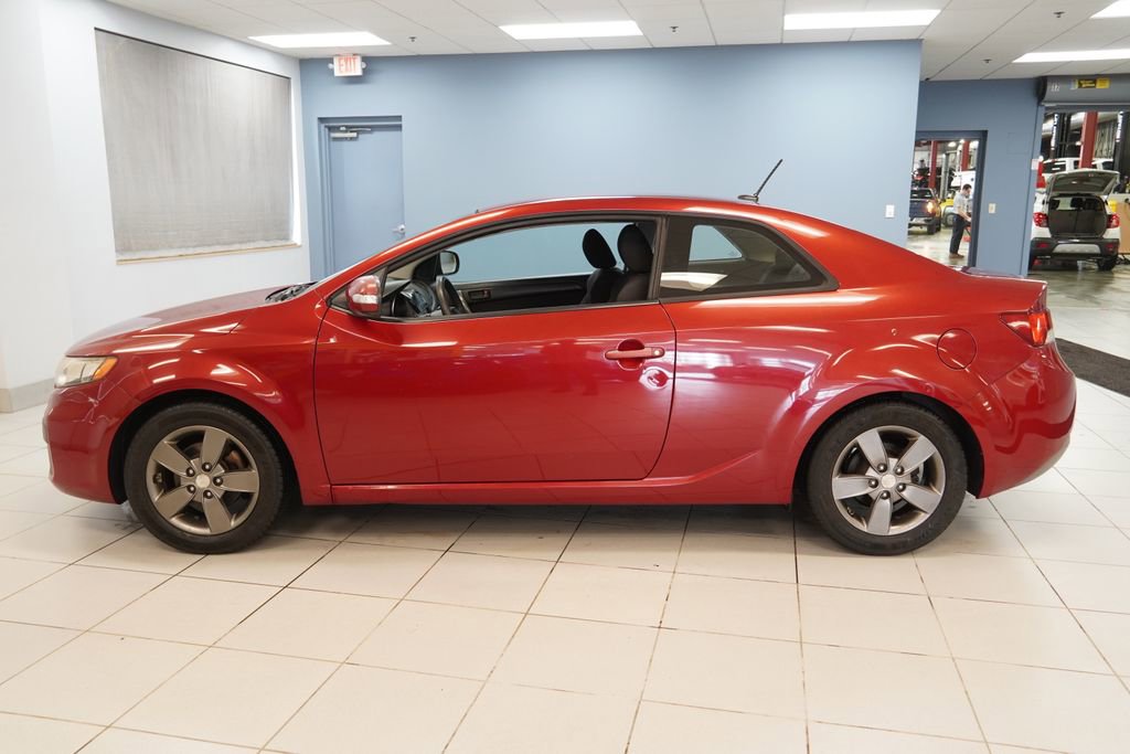 Used 2010 Kia Forte Koup EX image 2
