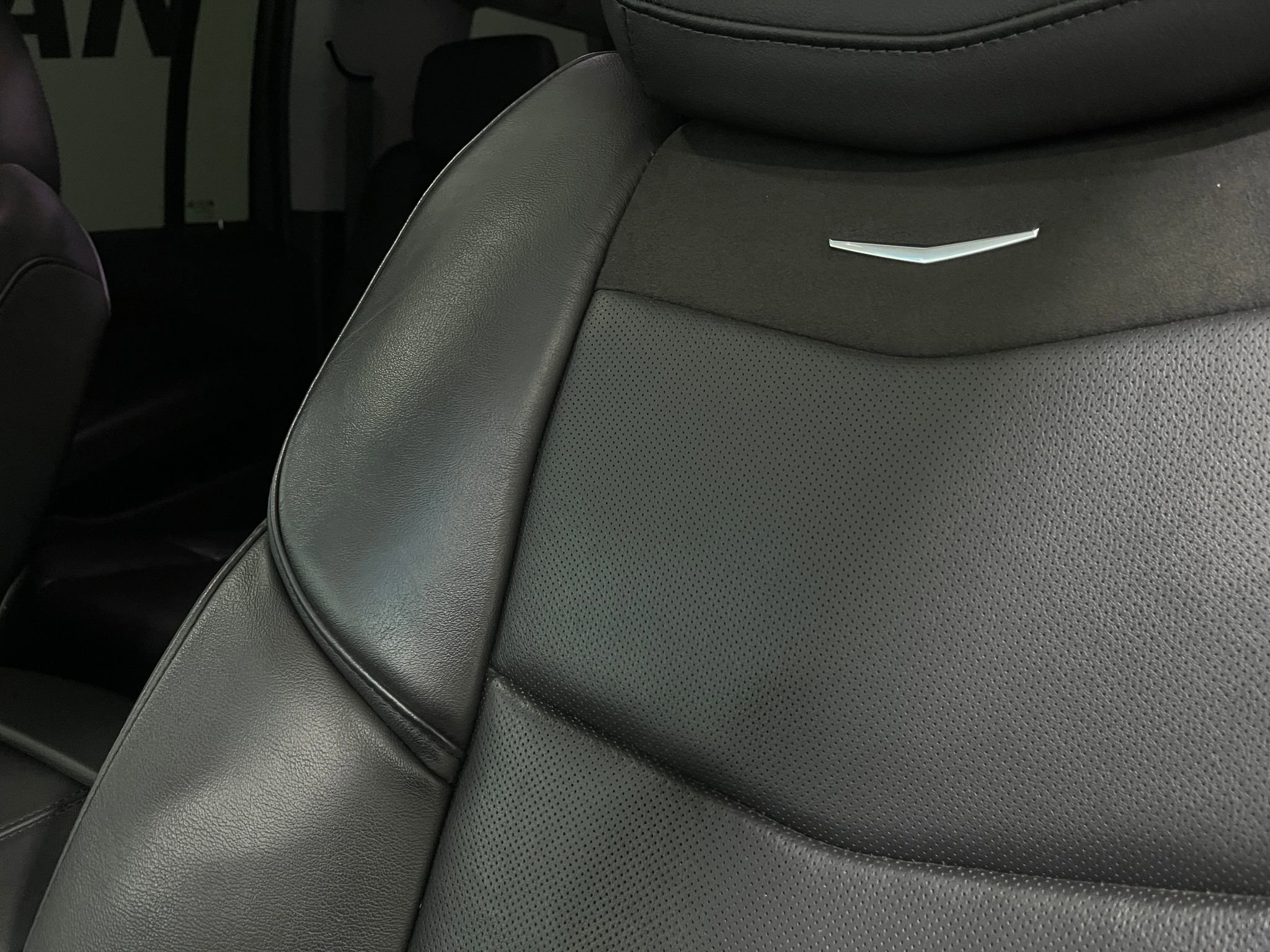 Used 2019 Cadillac Escalade ESV Luxury image 17