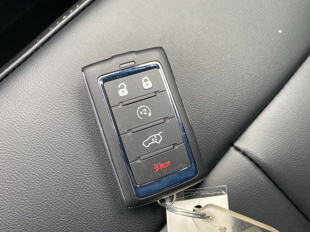 New 2025 Jeep Grand Cherokee L Limited w/ Black Appearance Package image 35