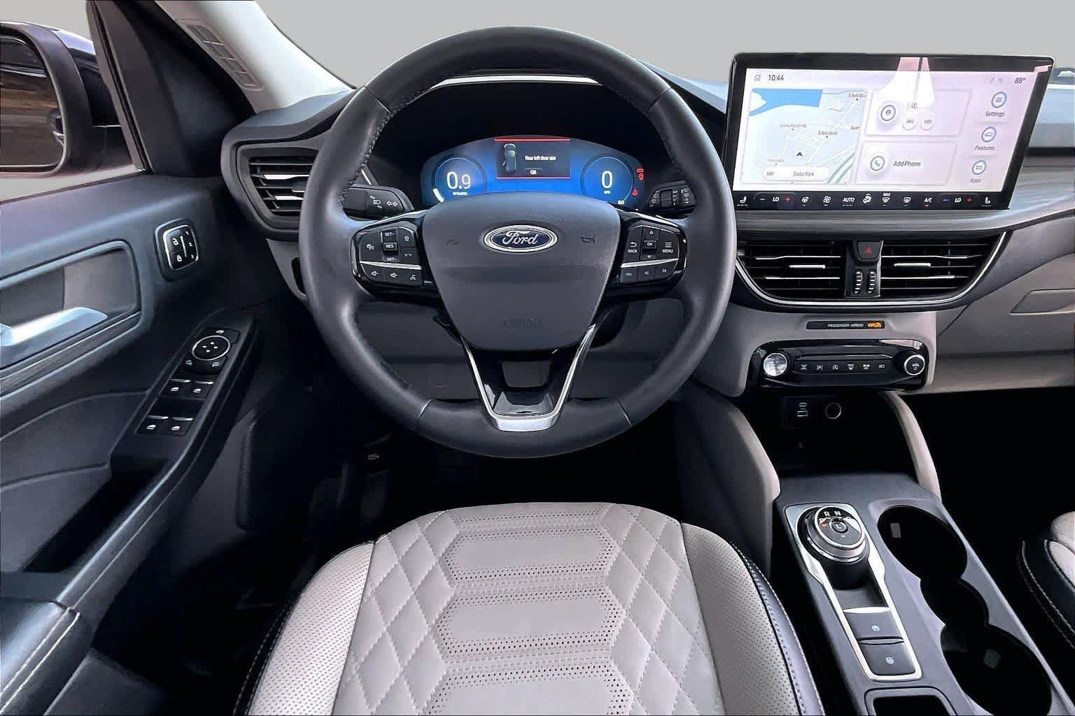 Used 2023 Ford Escape Platinum w/ Premium Technology Package AWD/4WD image 6