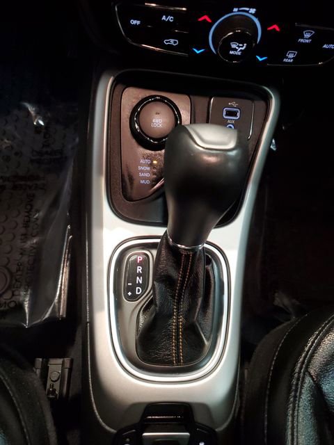 Used 2018 Jeep Compass Latitude w/ Popular Equipment Group image 25