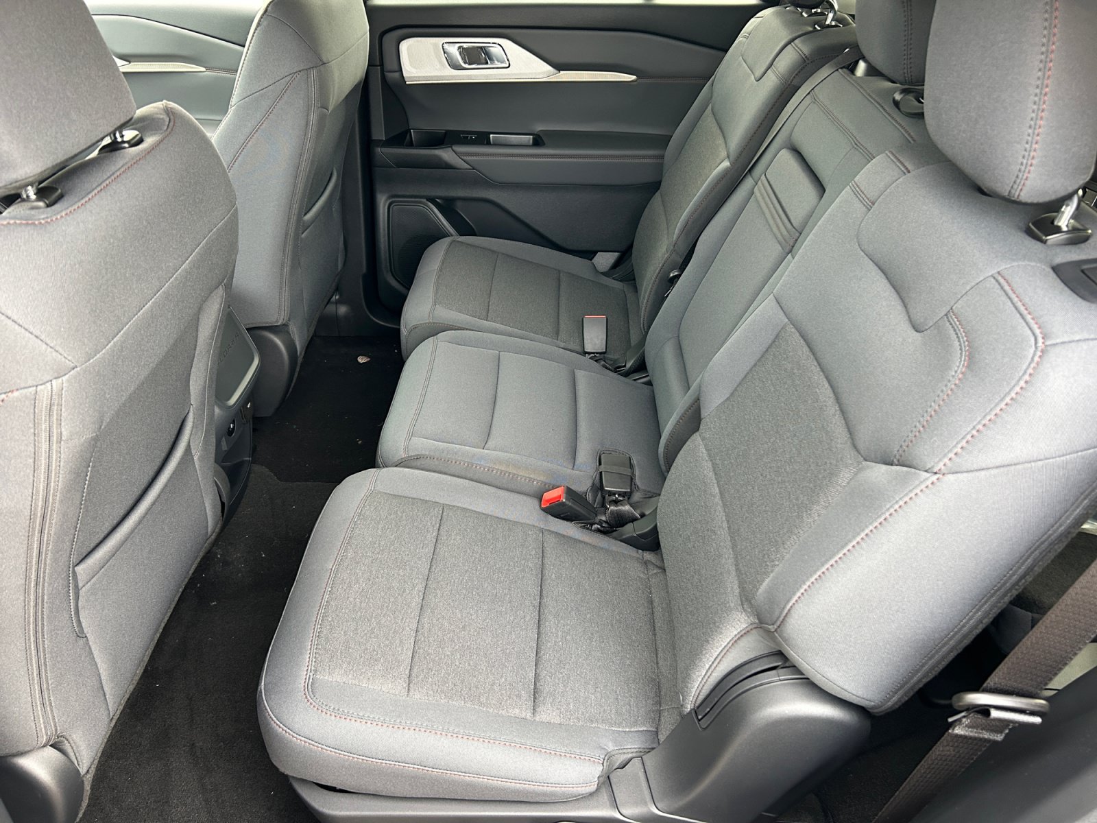 New 2026 Ford Explorer Active RWD image 17