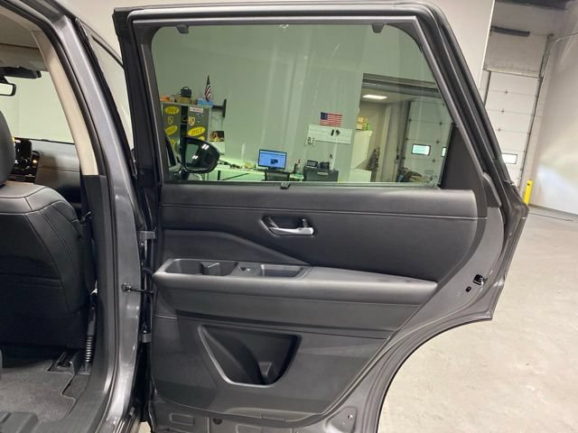 Certified 2025 Nissan Pathfinder SL AWD/4WD image 27