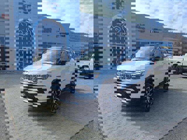 Used 2024 Jeep Compass Limited w/ Elite Group image 1