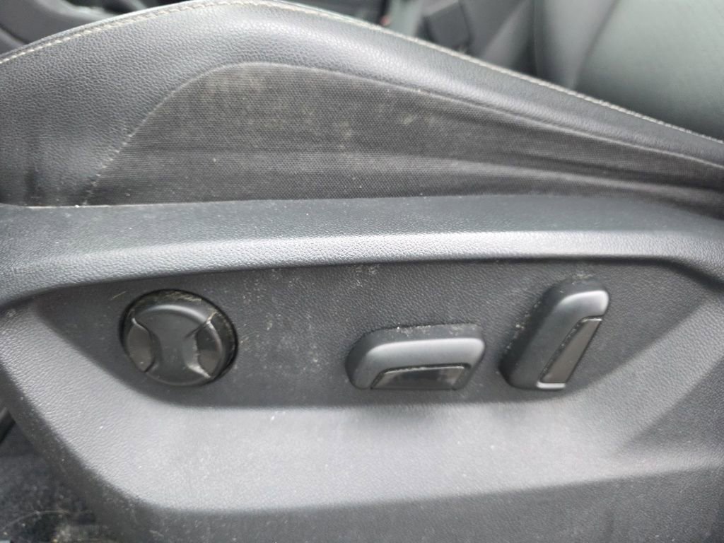 Used 2020 Volkswagen Tiguan SE w/ Panoramic Sunroof Package image 12