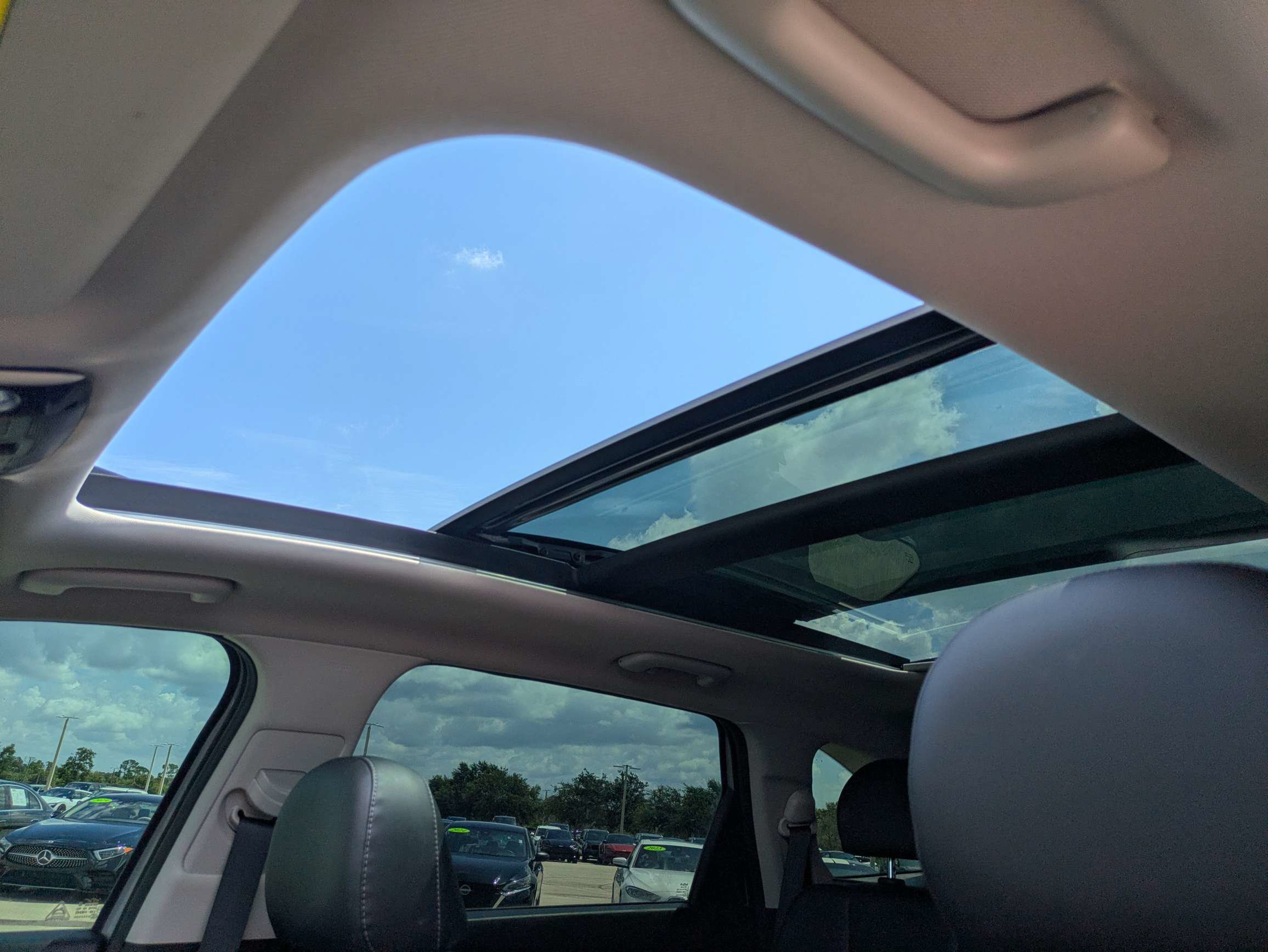 Certified 2022 Kia Sorento SX FWD image 24