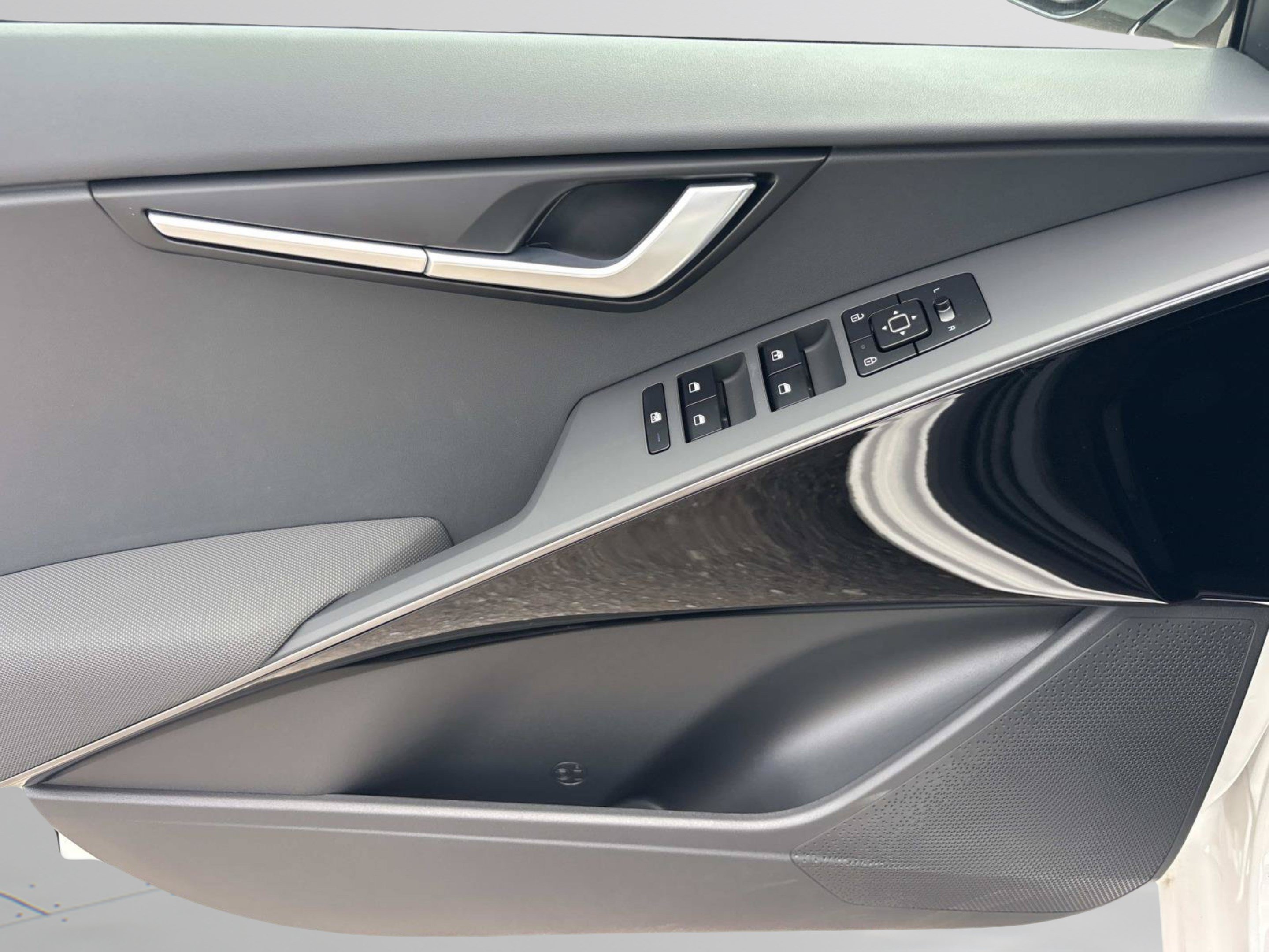New 2026 Kia Niro Wind FWD image 20