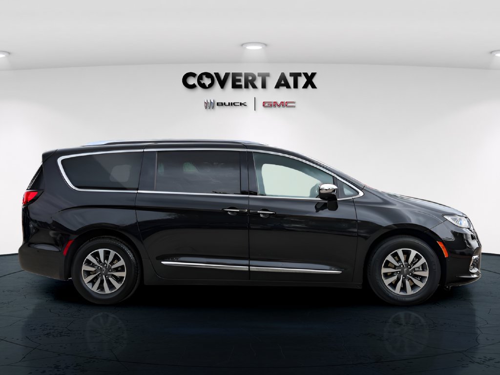 Used 2021 Chrysler Pacifica Limited w/ Uconnect Theater Family Group FWD image 7
