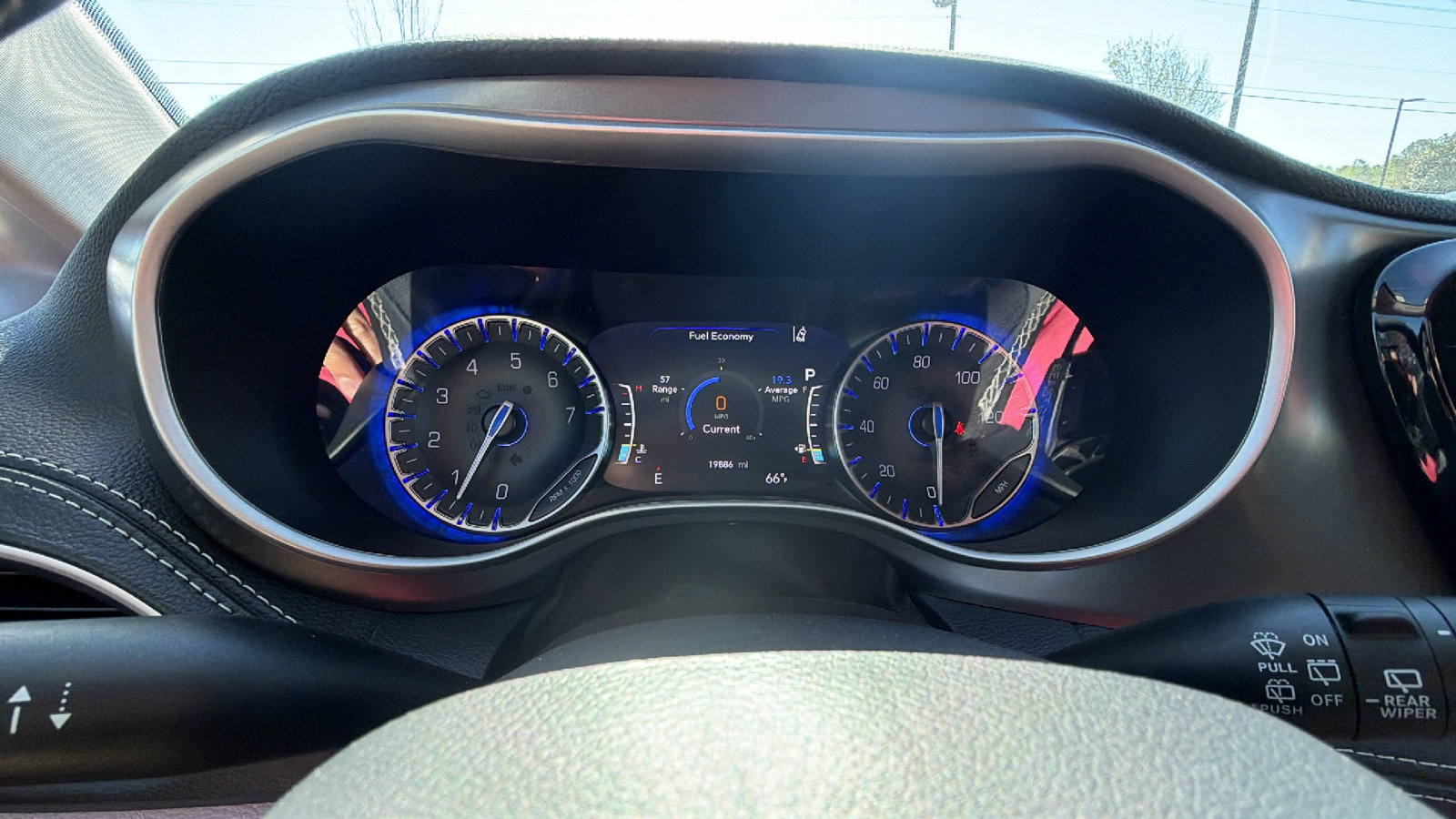 Used 2024 Chrysler Pacifica Touring-L image 29