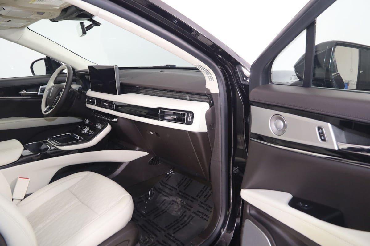 Used 2023 Lincoln Nautilus Black Label AWD/4WD image 44