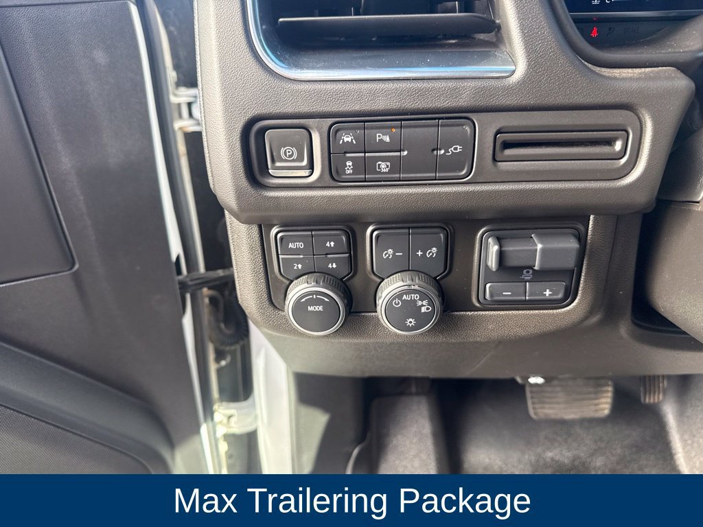 Used 2022 Chevrolet Suburban RST w/ Luxury Package AWD/4WD image 21