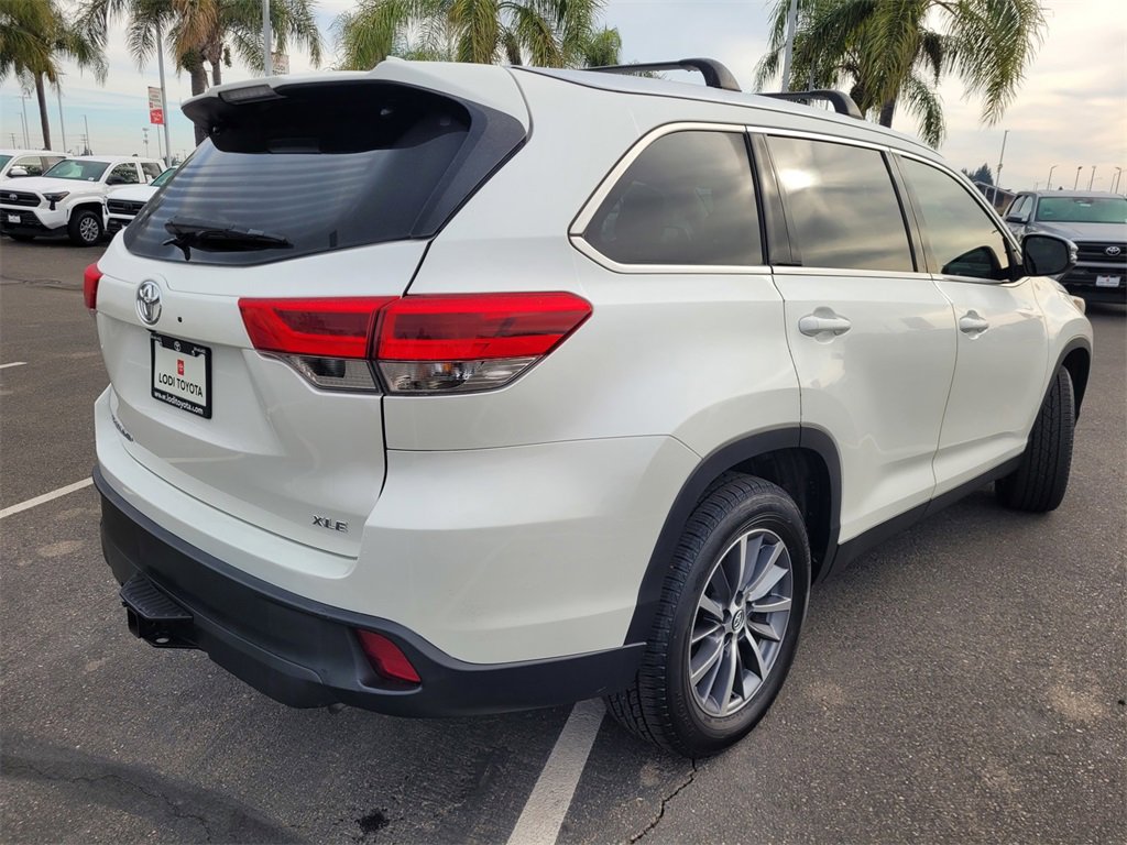 Used 2019 Toyota Highlander XLE image 4