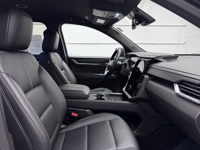 Used 2024 GMC Acadia Elevation image 20