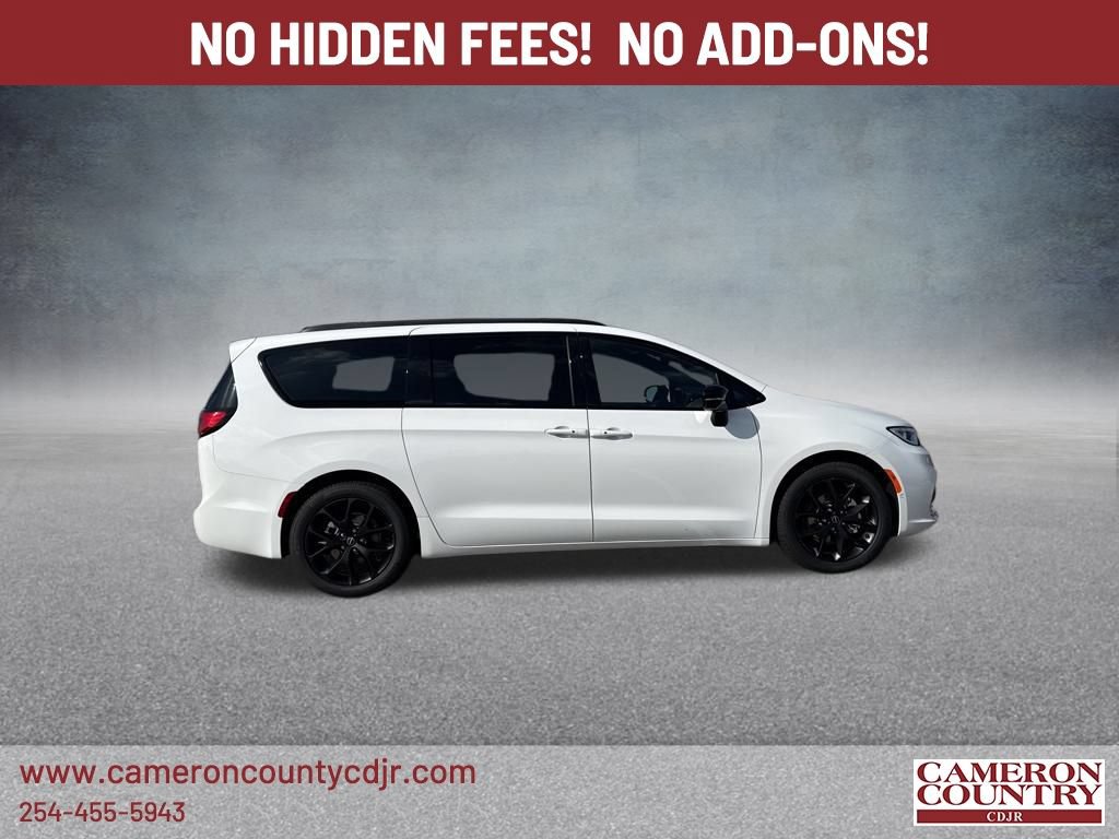 New 2026 Chrysler Pacifica Select w/ S Appearance Package FWD image 2
