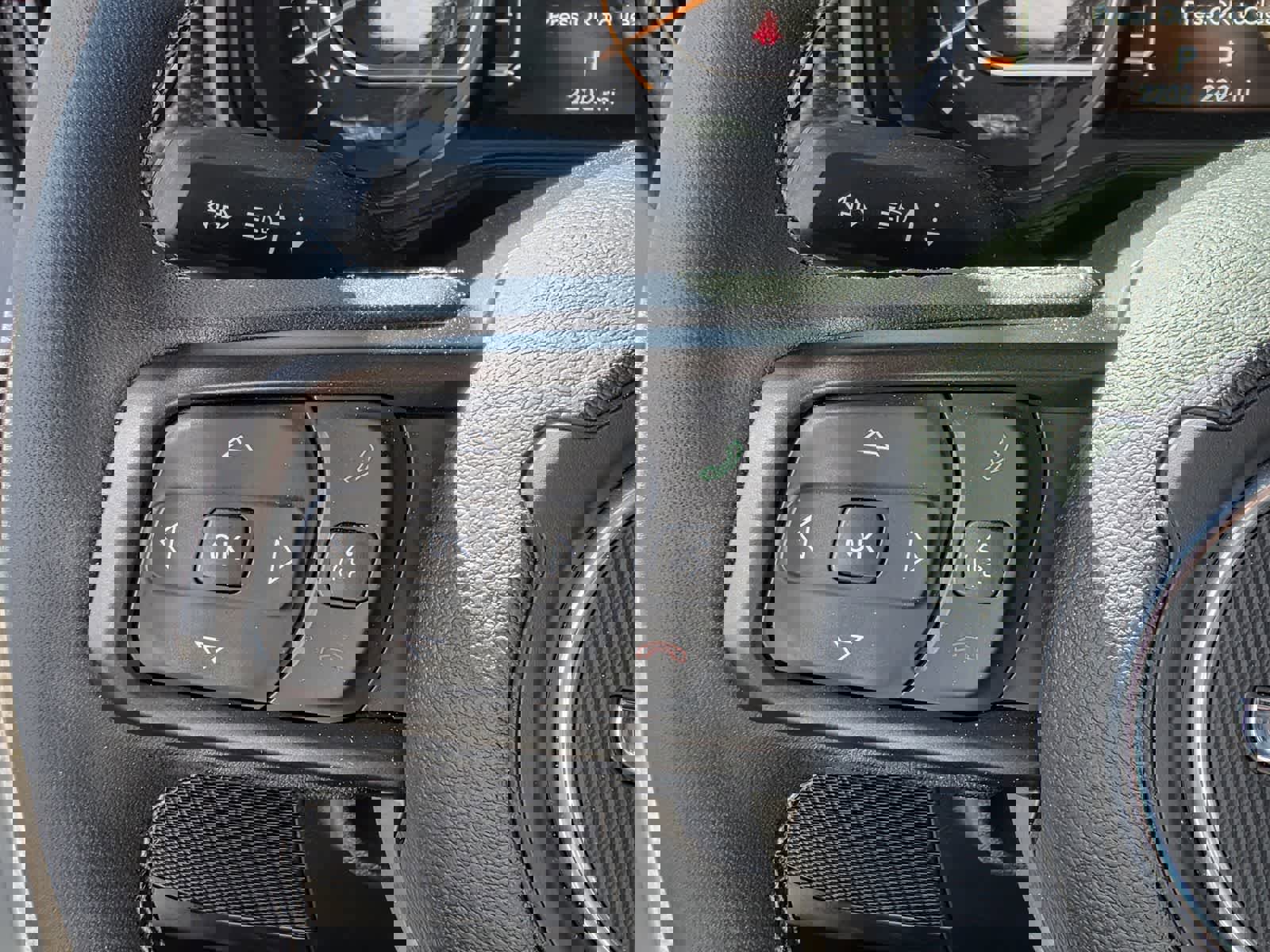 Used 2025 Jeep Gladiator Rubicon w/ Convenience Group image 17