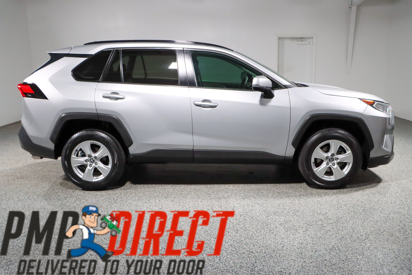 Used 2020 Toyota RAV4 XLE FWD image 6