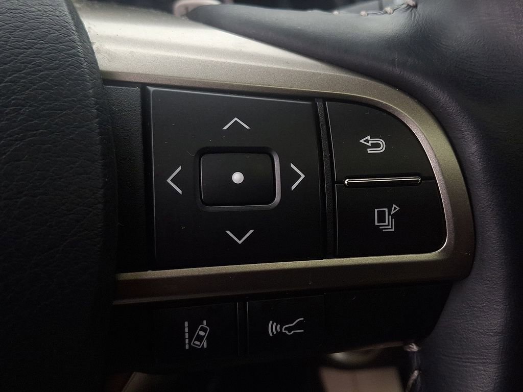 Used 2022 Lexus RX 350L Premium w/ Premium Package image 24