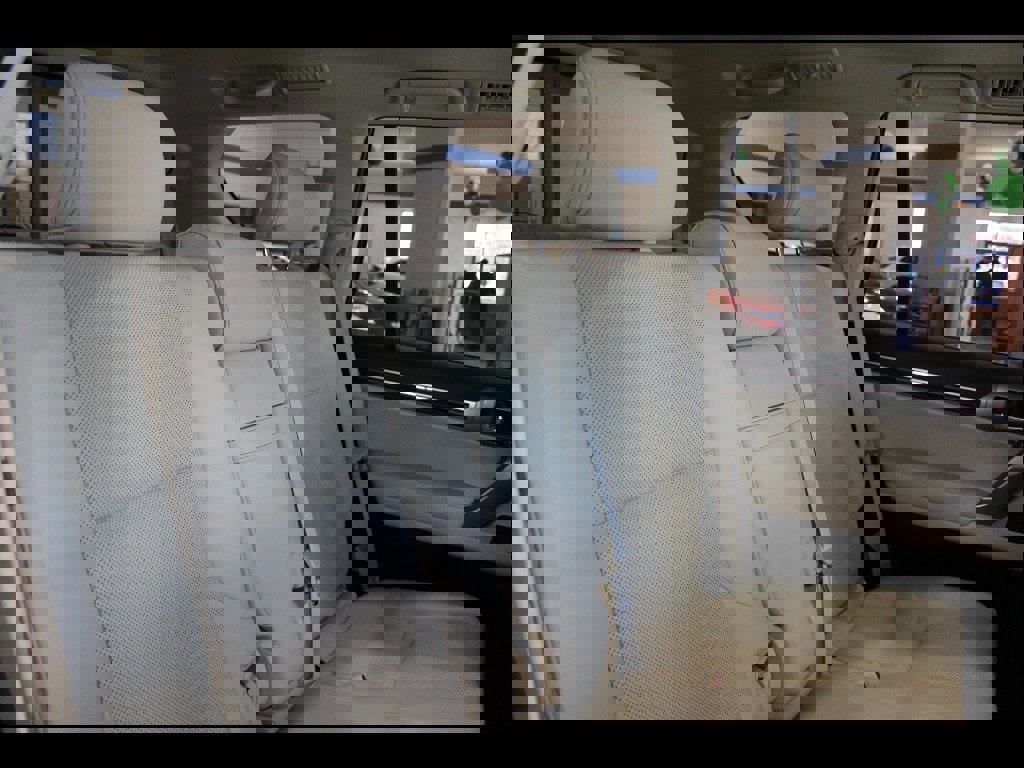 Used 2020 Lexus GX 460 Premium w/ Premium Package image 20