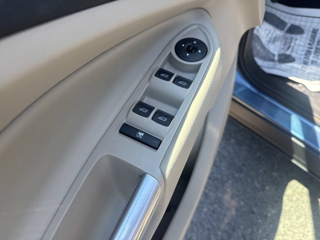 Used 2018 Ford Escape SE w/ SE Sync 3 Package FWD image 11