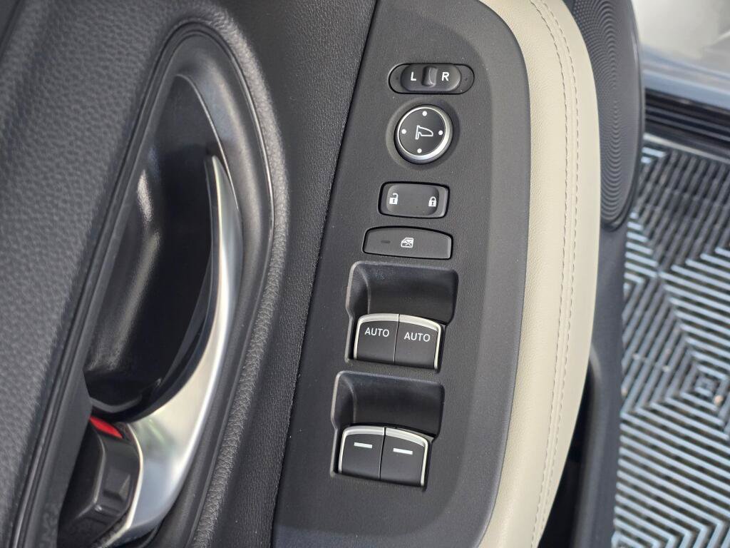 Used 2024 Honda HR-V EX-L image 18