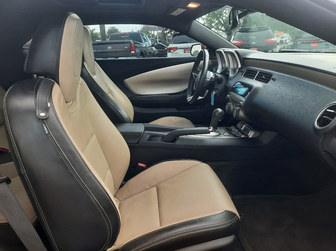 Used 2010 Chevrolet Camaro SS w/ RS Package RWD image 7