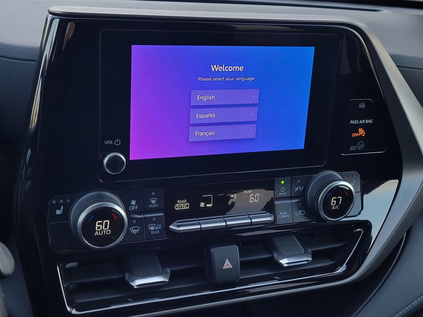 Certified 2024 Toyota Highlander XLE image 15