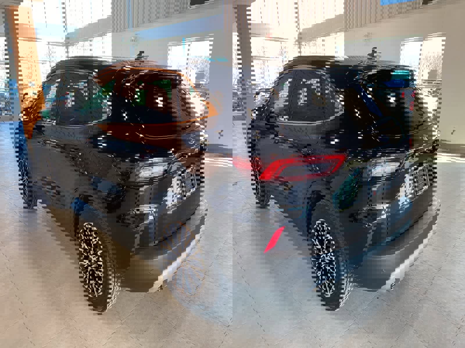 Used 2025 Ford Escape SE image 3