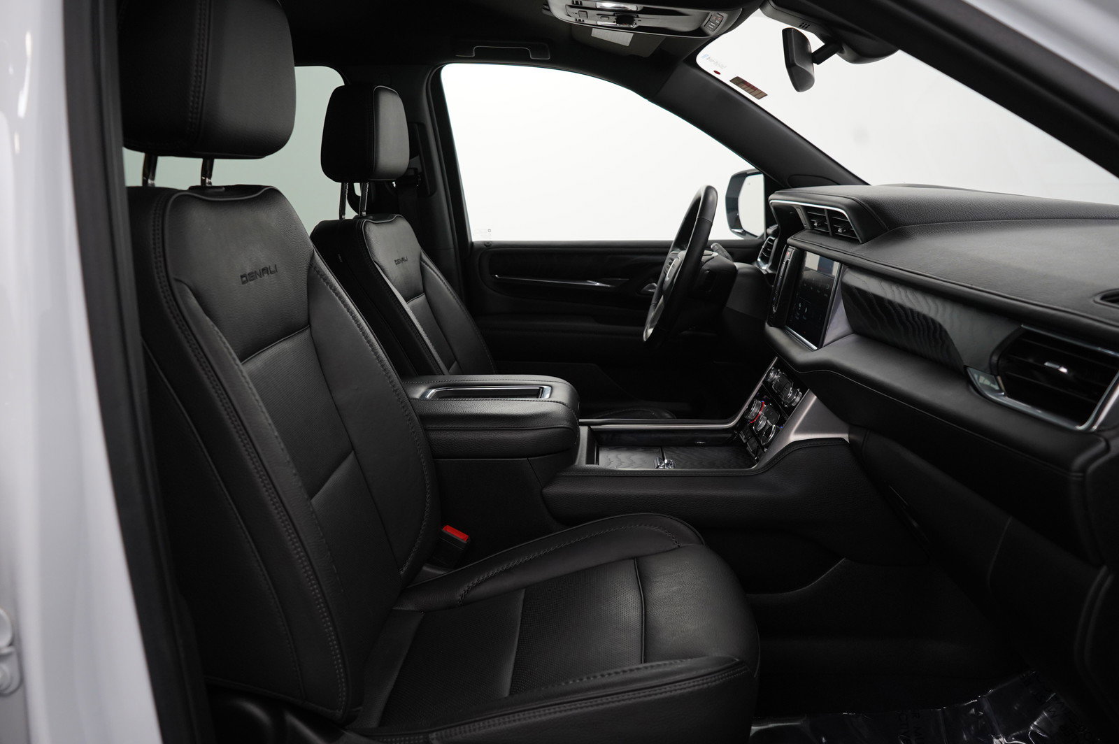 Used 2022 GMC Yukon XL Denali image 10