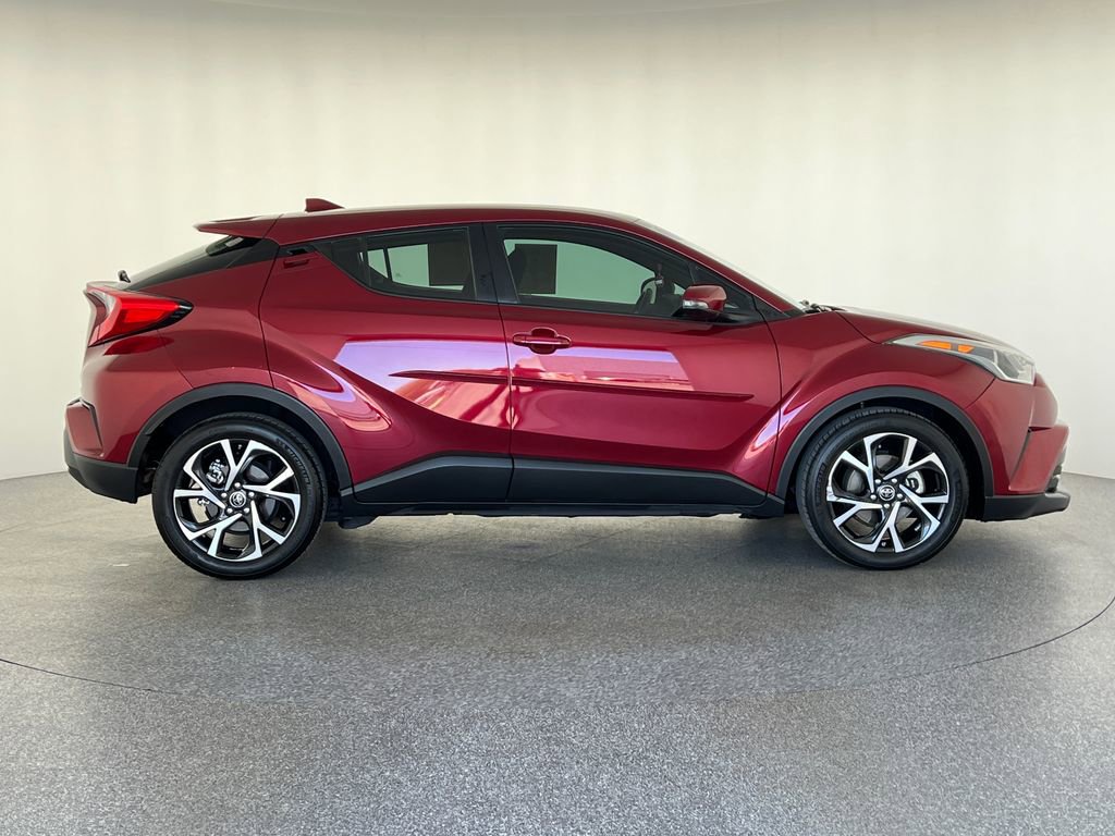 Used 2018 Toyota C-HR XLE image 2