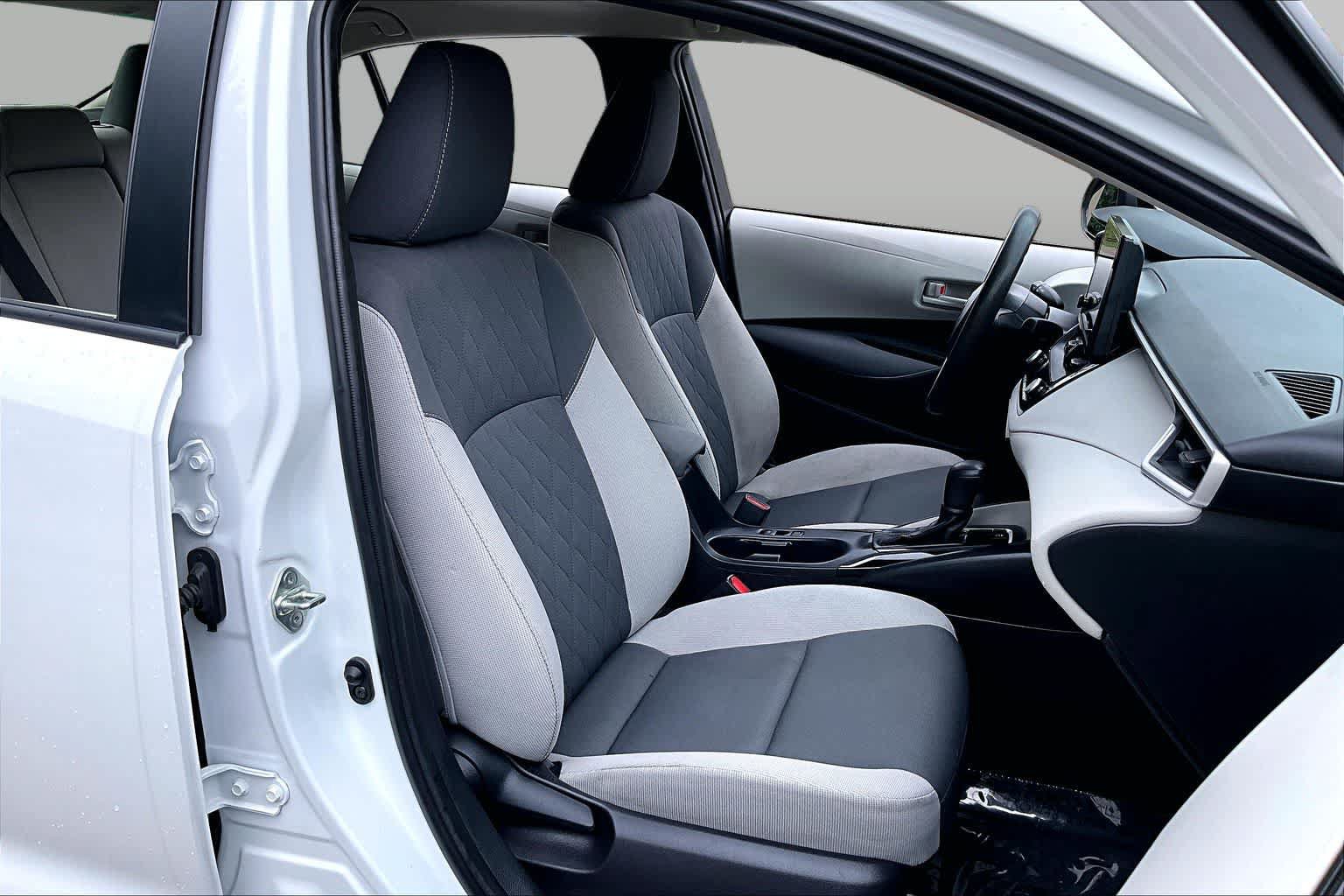 Used 2024 Toyota Corolla LE FWD image 9