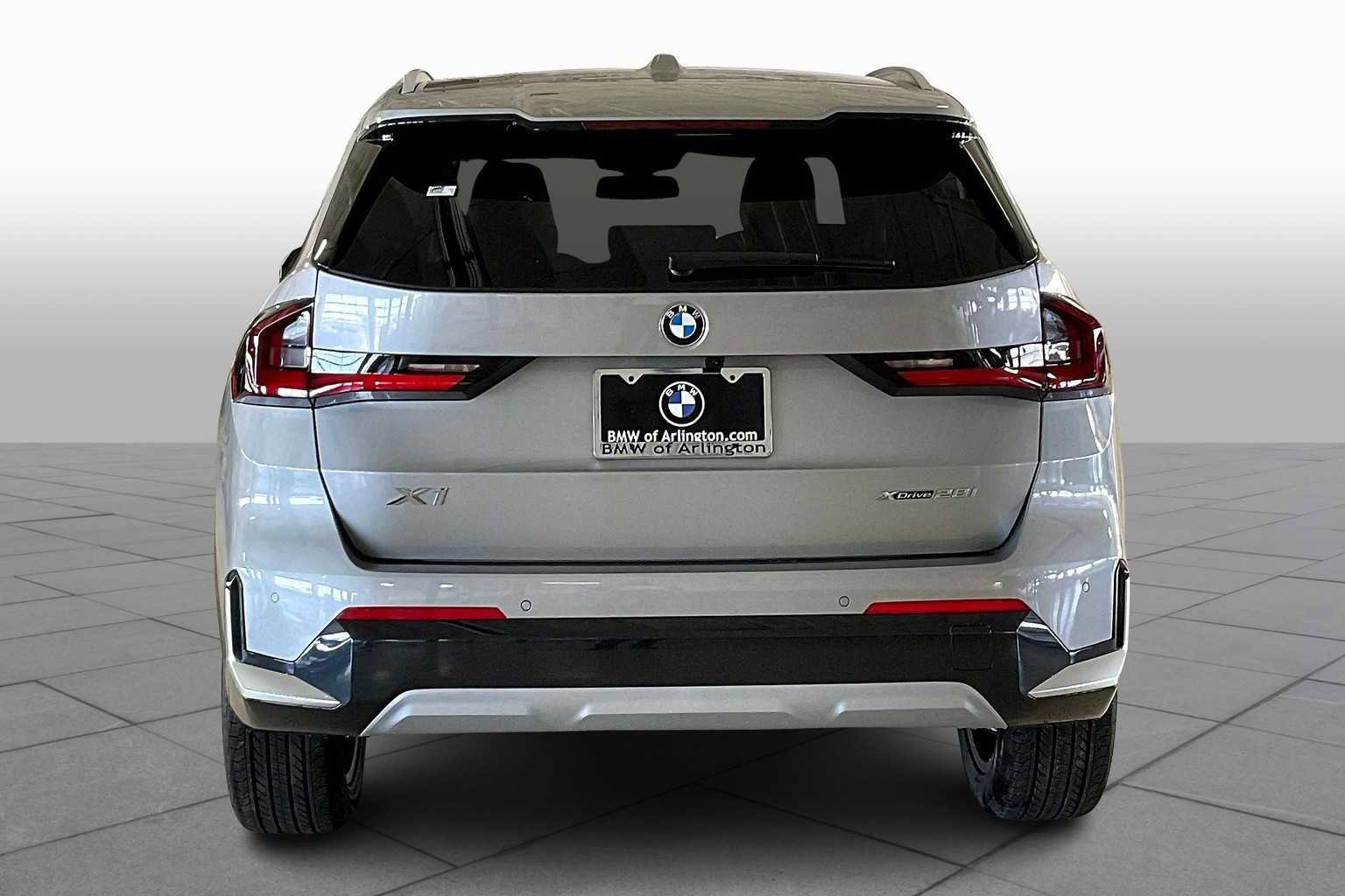 Used 2025 BMW X1 xDrive28i w/ Technology Package image 4