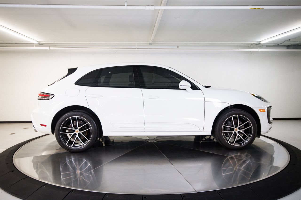 Certified 2023 Porsche Macan AWD/4WD image 8