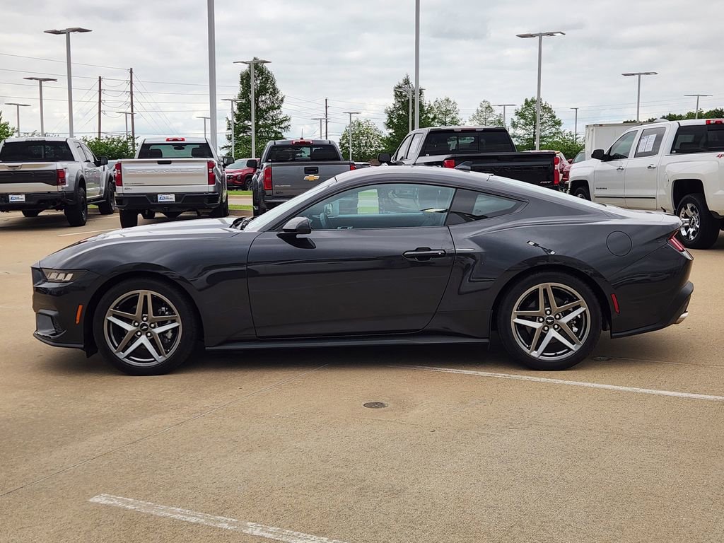 Used 2024 Ford Mustang Coupe RWD image 5