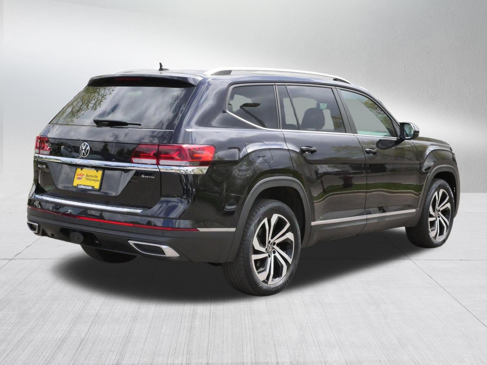 Used 2023 Volkswagen Atlas SEL AWD/4WD image 7