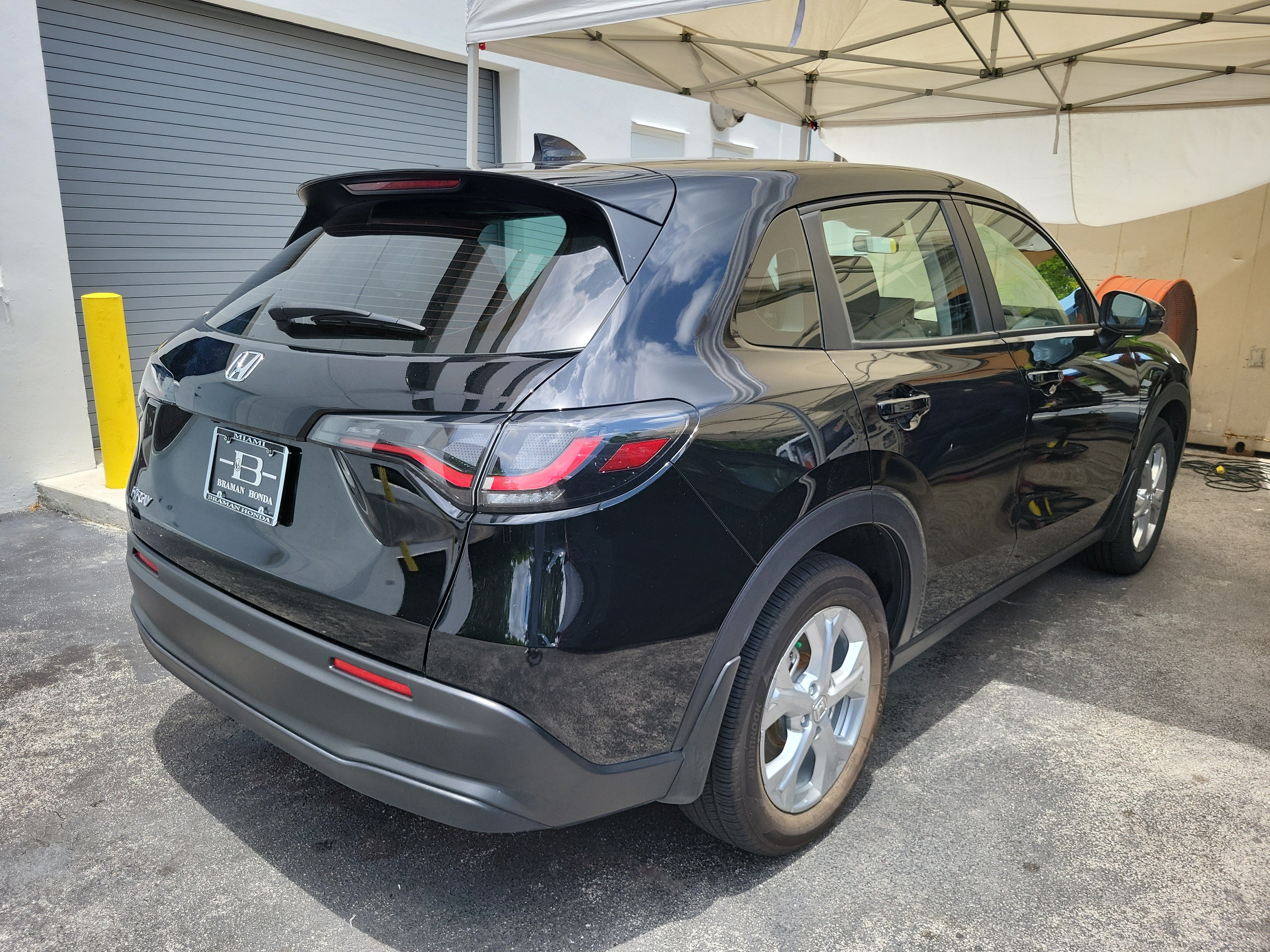 Certified 2025 Honda HR-V LX image 3