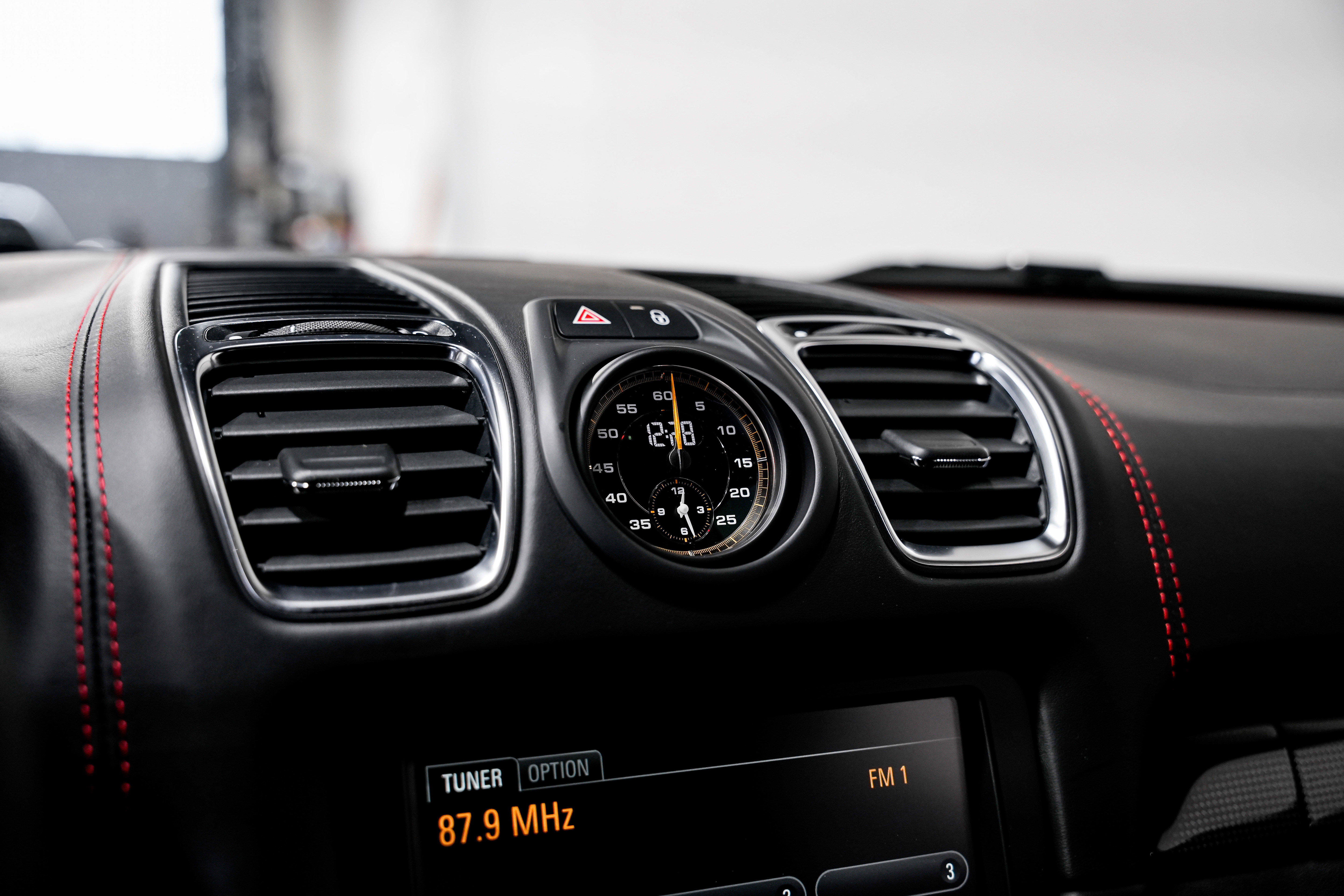 Used 2016 Porsche Cayman GT4 RWD image 12