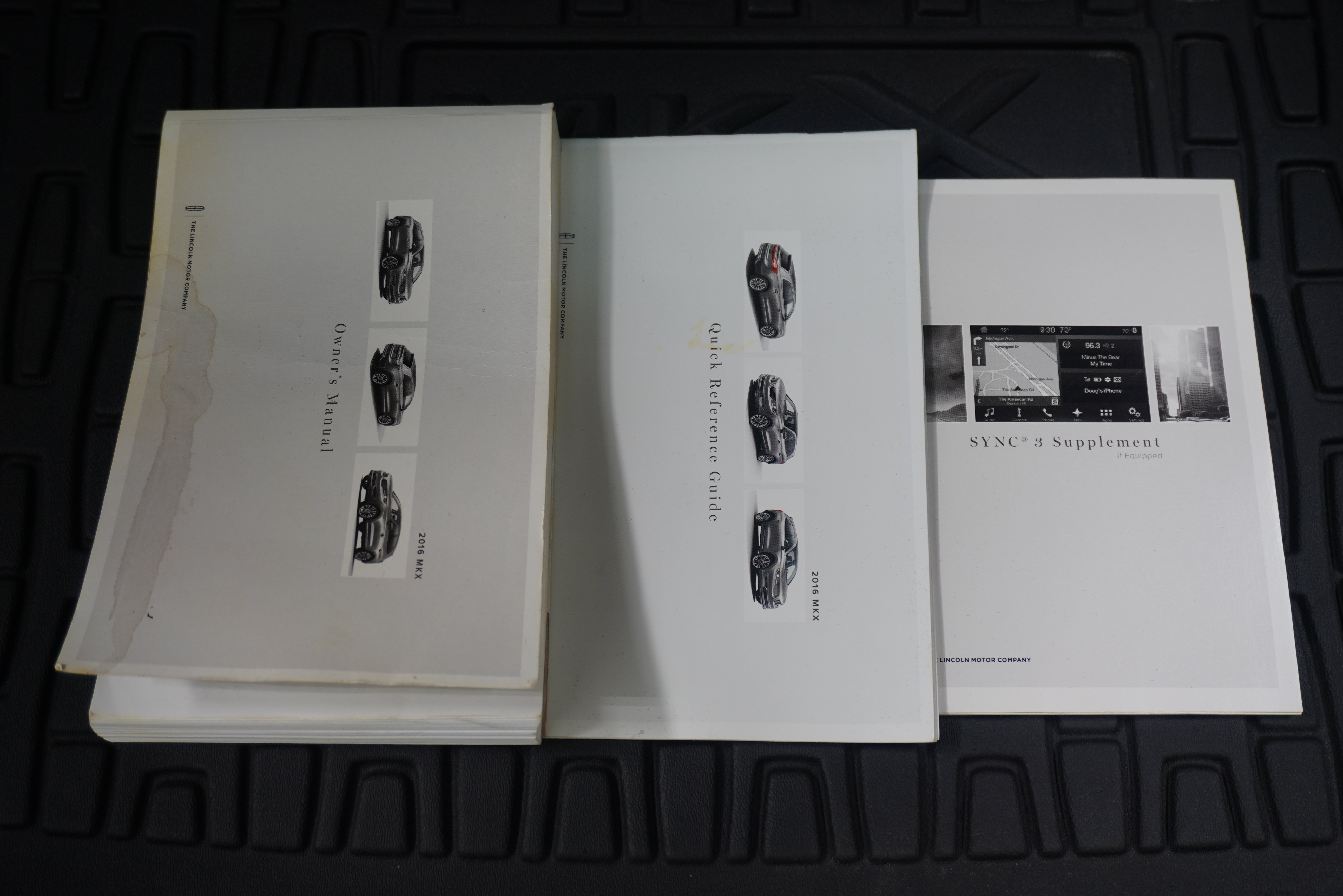 Used 2016 Lincoln MKX Reserve w/ Luxury Package FWD image 25