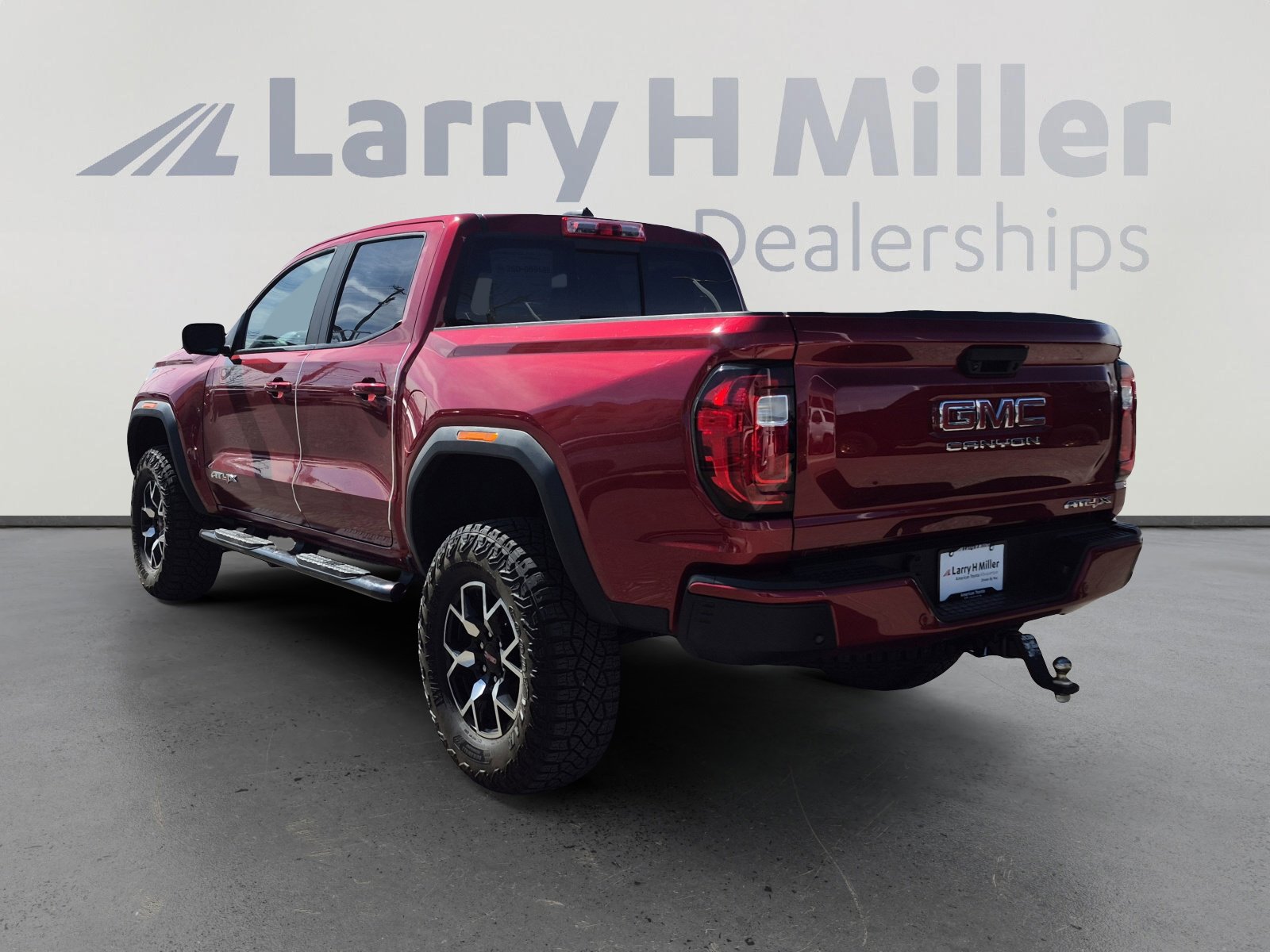 Used 2024 GMC Canyon AT4X image 3