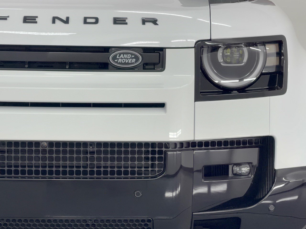 New 2026 Land Rover Defender 110 X-Dynamic SE AWD/4WD image 12