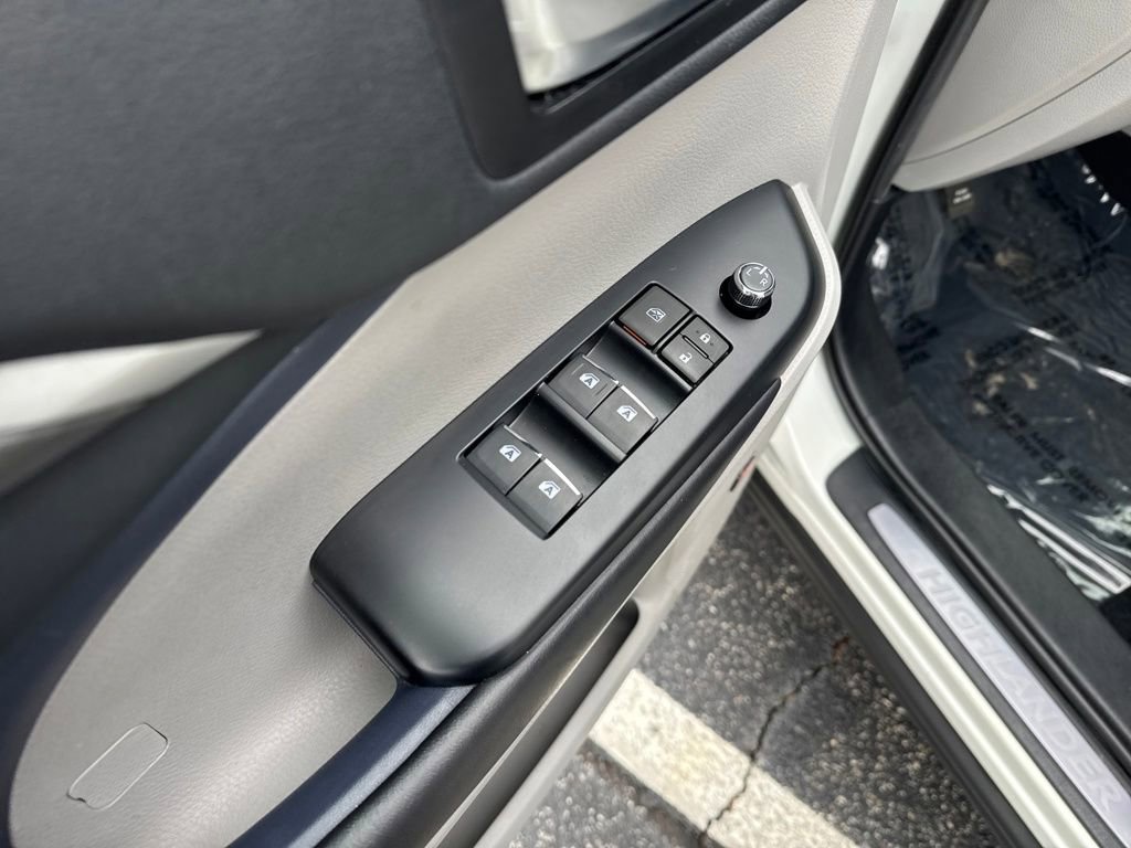 Used 2019 Toyota Highlander Limited image 26