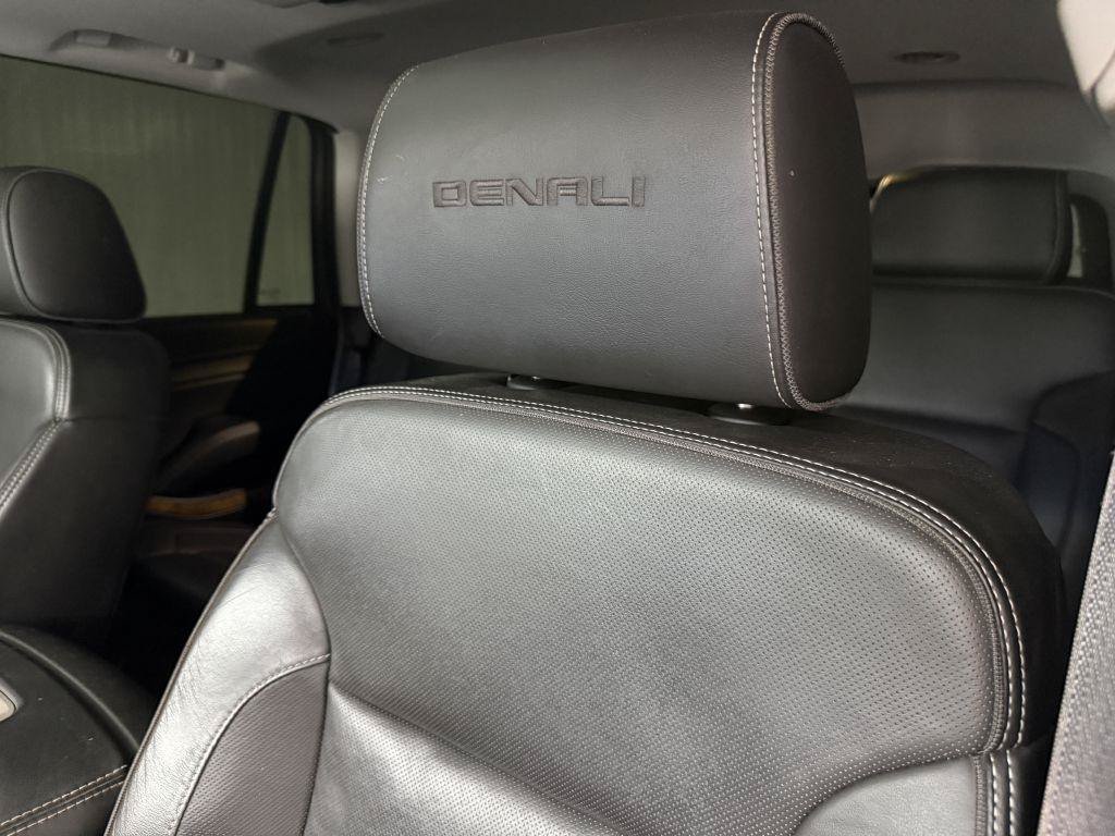 Used 2017 GMC Yukon Denali AWD/4WD image 12