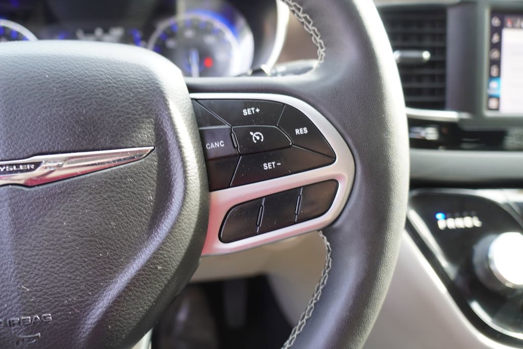 Used 2023 Chrysler Voyager LX image 25