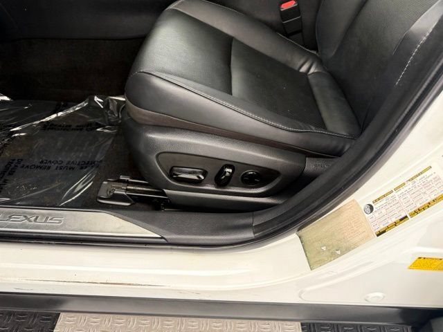 Used 2022 Lexus UX 250h w/ Luxury Package AWD/4WD image 13