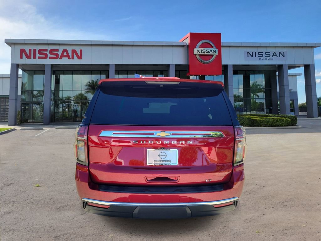 Used 2022 Chevrolet Suburban LT w/ LT Signature Package image 6