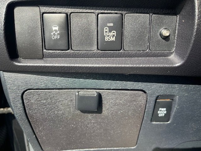 Used 2017 Toyota Sienna SE FWD image 20