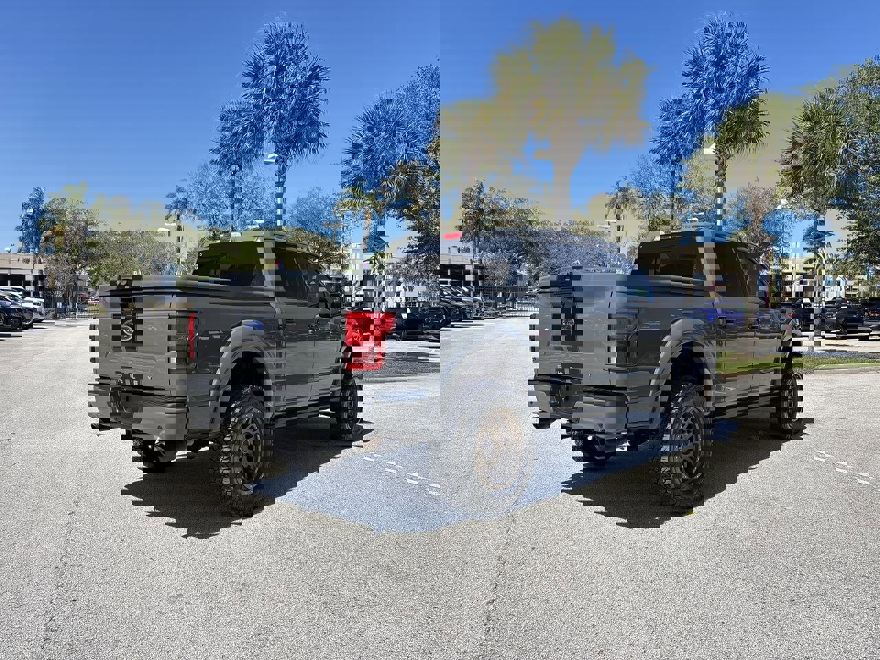 Used 2019 Ford F150 Lariat w/ Equipment Group 502A Luxury image 3